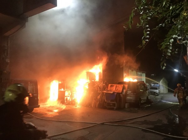 台灣彰化市彰南路一棟4層高住宅發生大火。