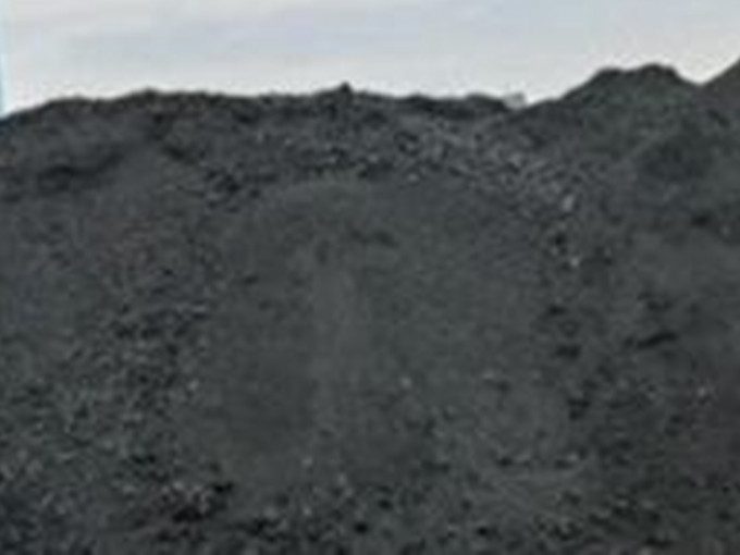 河南省鹤壁市一个煤矿昨日发生气体泄漏。网图
