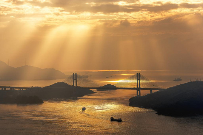 市民Billy Ho1月1日拍攝汲水門橋。天文台facebook圖片
