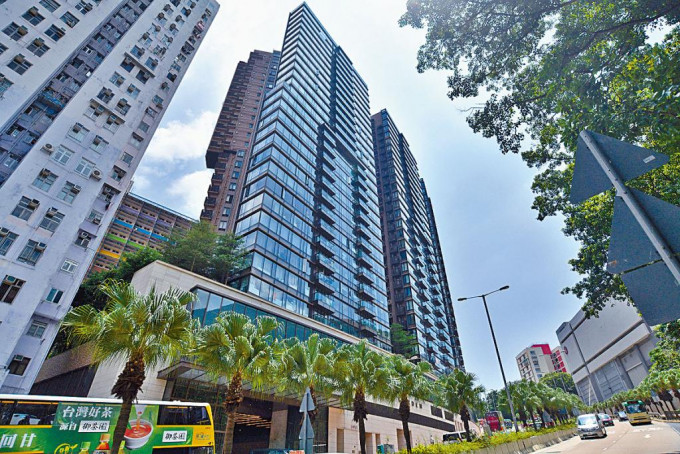 筲箕灣香島低層3房戶，以1445萬售出，近5年間帳面虧蝕161.3萬，貶值10%。