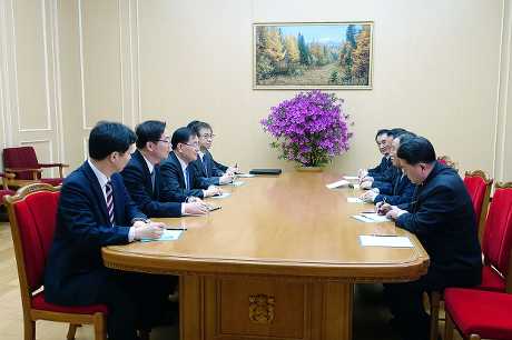 南韓10人代表團到平壤與北韓領導人金正恩會面。