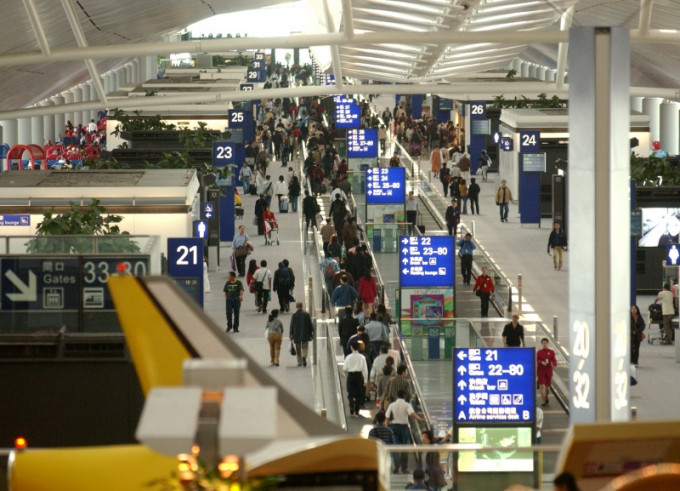 机场客运量跌12.8%。资料图片