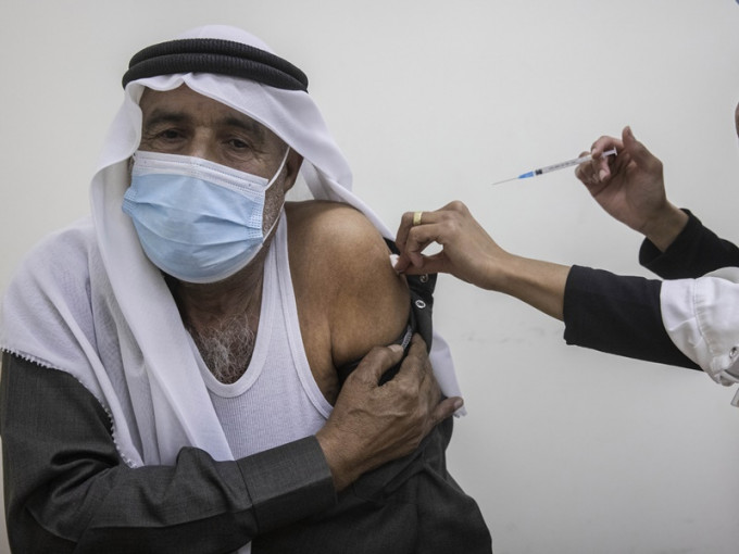 以色列至今有12%人口已接种辉瑞疫苗。AP图片