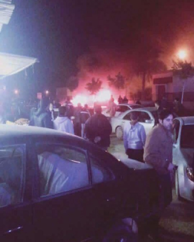 利比亞第二大城市班加西發生連環汽車炸彈襲擊，有市民用手機上載照片至網絡。(網圖)