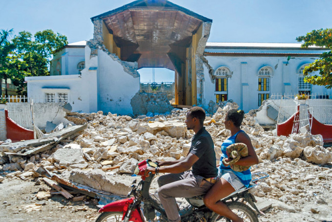 海地西南部萊凱一間教堂在地震中嚴重損毀。