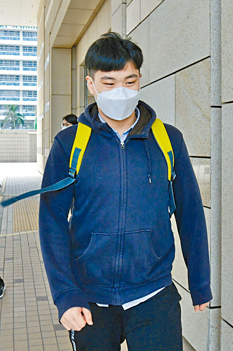 二十四歲青年林偉豪管有汽油彈罪成，判囚十四個月。