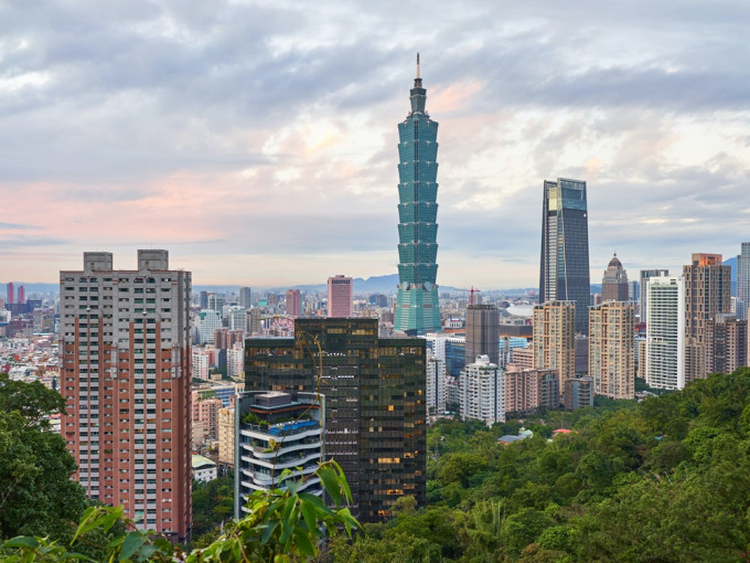 目前香港人移居台灣，大多數以「依親方式」申請。Unsplash圖片