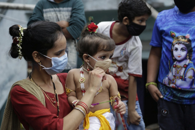 印度染疫死亡總數超英國，升至全球第四。AP圖片