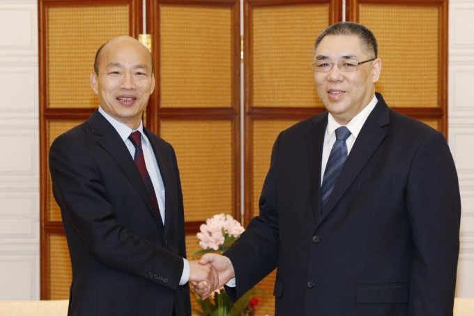 高雄市长韩国瑜转到澳门会见行政长官崔世安 。高雄市政府