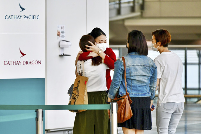 疫情严重打击全球航空业，国泰航空10月底宣布大裁员计划，8500员工被裁，旗下国泰港龙航空即时停止营运。