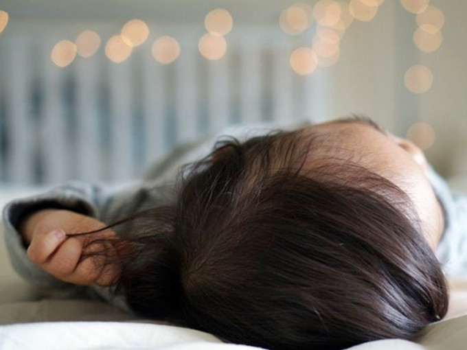 中大医学院研究显示，患阻塞性睡眠窒息症的儿童，成年后患高血压的风险较一般人高。网图（示意图）