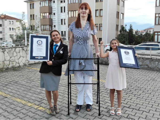 土耳其女子格尔吉荣膺全球最高女性。 （网上图片）