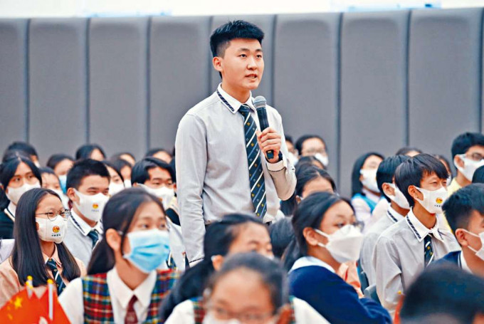 ■香港学生向太空人提问。