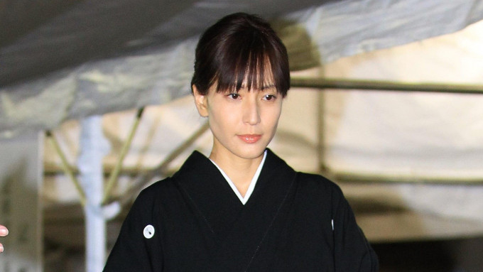 铃木杏树的丈夫已于2013年病逝。