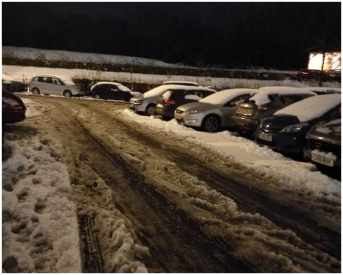 當地積雪影響陸路交通（網上圖片）