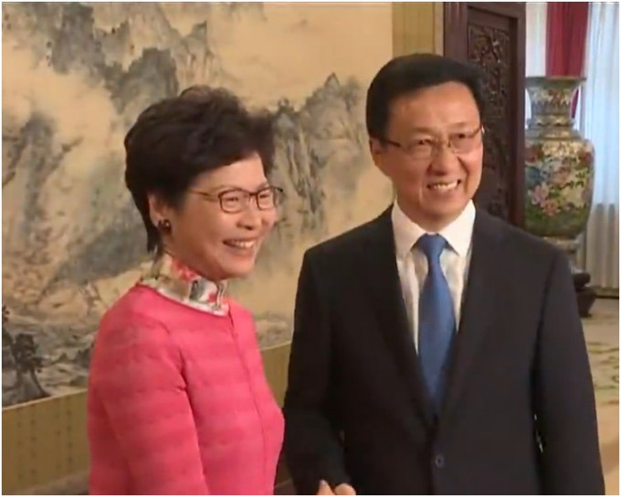 林鄭月娥在北京與韓正會面。無線電視截圖