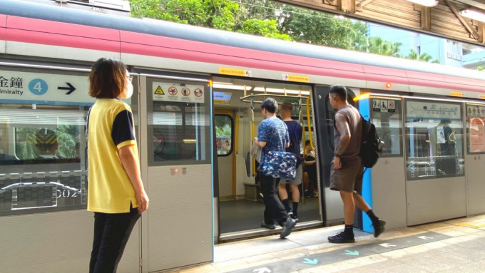 東鐵綫大埔墟站今早(3日)大概8時許出現訊號故障，列車服務一度出現延誤。資料圖片