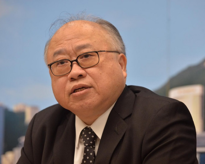 法改會主席廖長城表示，加入刑事責任時需考慮環境因素，不可「硬板一塊」處理。