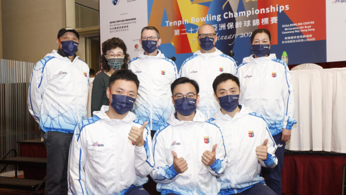 胡兆康(前排左)将领港队主场出战亚洲锦标赛。香港保龄球总会图片