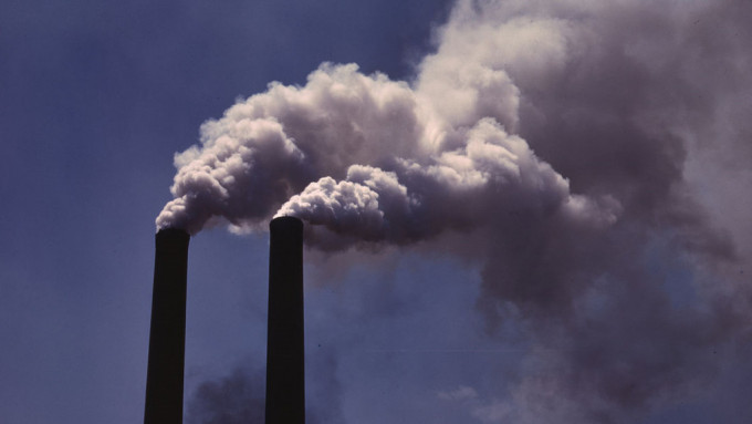 英科学家发现空气污染或会引发肺癌。网图
