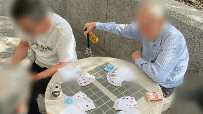 事件中，警方拘捕4名男子。fb「提「葵」警剔」图片