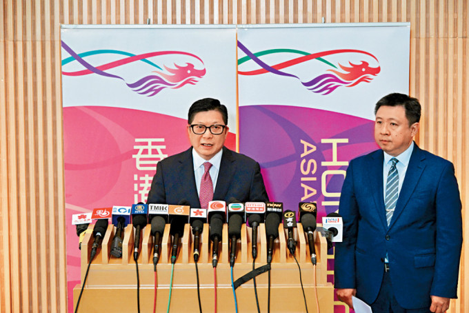 保安局局长邓炳强表示，局方建议立法加强保护关键基础设施的电脑系统，获得业界支持。