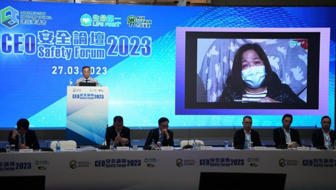 何安诚指议会为最年轻死者22岁工程师助理潘浩钰筹得170万元，但仍被其母指责近1小时。苏正谦摄