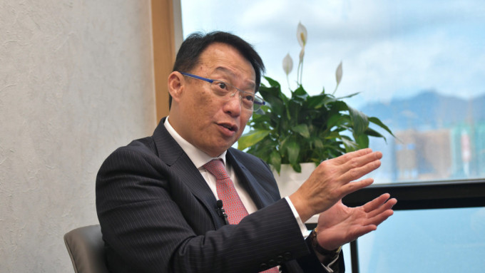 消委会主席陈锦荣认为立例规管私人住宅物业管理费是很严重的做法。陈极彰摄