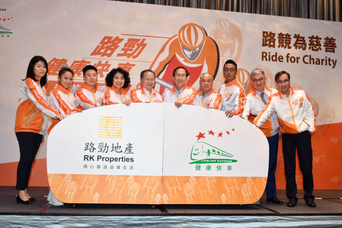 李小鵬(左三)呼籲市民參與。梁柏琛攝