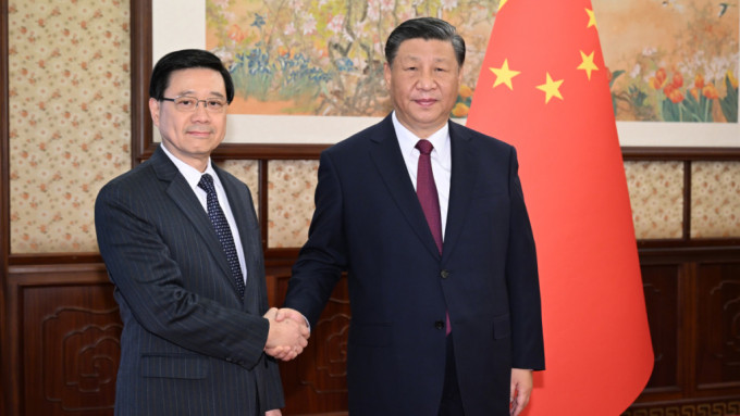 國家主席習近平在中南海會見來京述職的香港特別行政區行政長官李家超。新華社