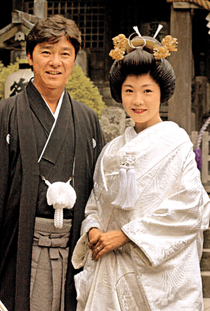 西城秀樹與美紀於2001年結婚。