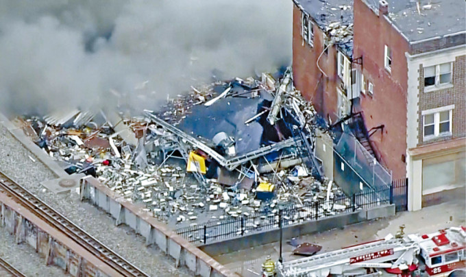 爆炸的朱古力工廠損毀嚴重。