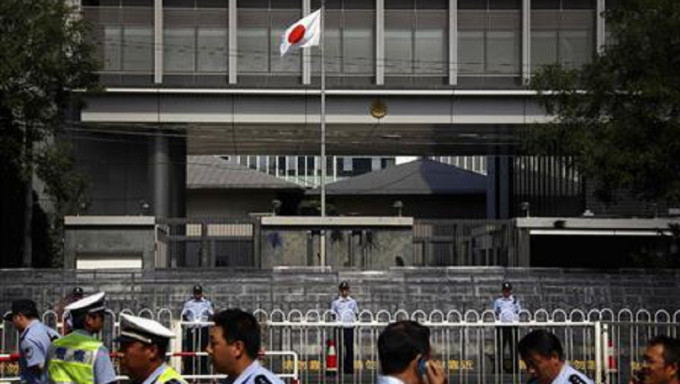 日本驻华大使馆表示，自上月底福岛核污水排海以来，接到40多万个骚扰电话。路透社