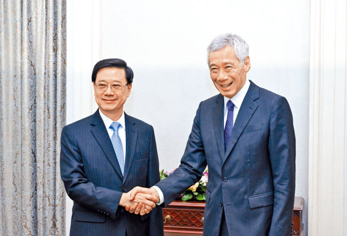 李家超昨午與新加坡總理李顯龍會面。