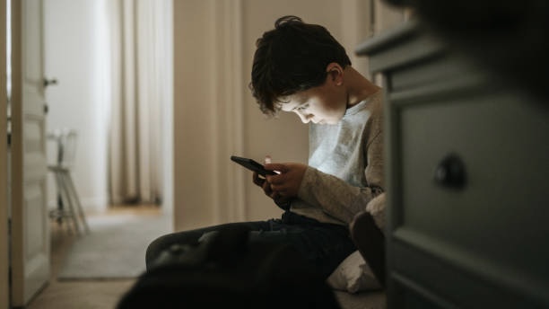 佛州新法案禁止14岁以下儿童拥有个人社交媒体账户。 iStock配图