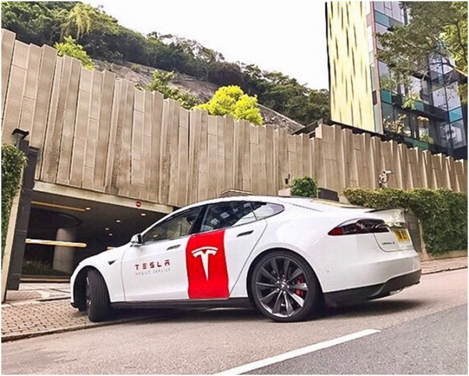 Tesla為所有香港車主免費提供流動維修服務。