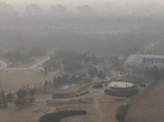  北京迎來新一輪霧霾污染高峰。中新社