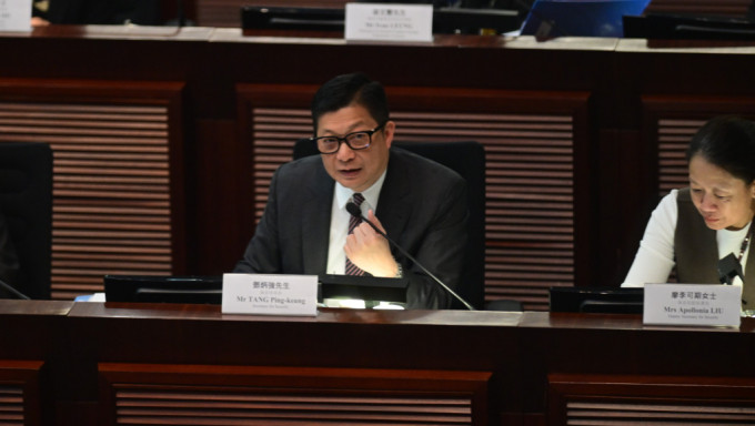 23條立法︱鄧炳強去信譴責彭博評論文章  恫嚇企業將被禁止營運