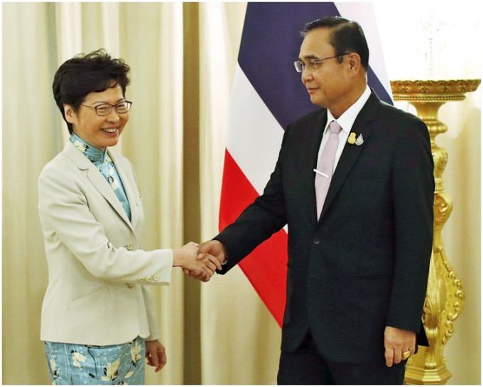 林鄭月娥（左）與泰國政府高層見面。AP