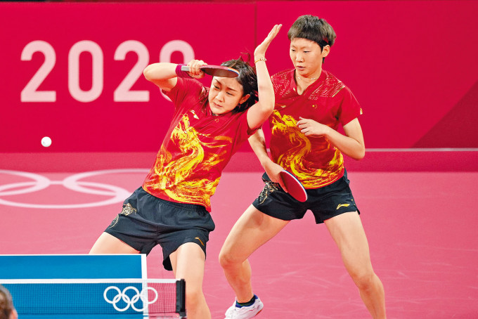 中國女乒隊昨日在團體賽四強擊敗德國晉身決賽。