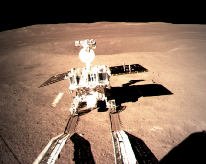 嫦娥四號成功登陸月球背面。