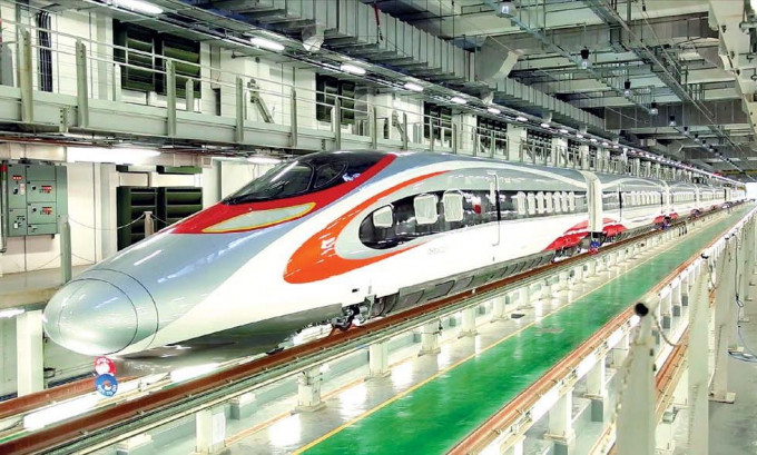 袁国强及张炳良明日访京，与中央官员商讨广深港高铁事宜。