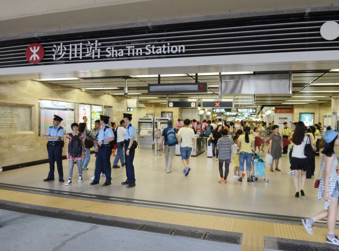 東鐵沙田站有人墮軌　服務一度受阻。資料圖片