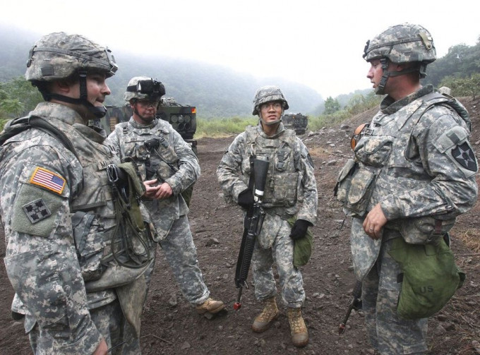 美國國防部昨日簽署一份備忘錄，正式限制變性人參軍。AP