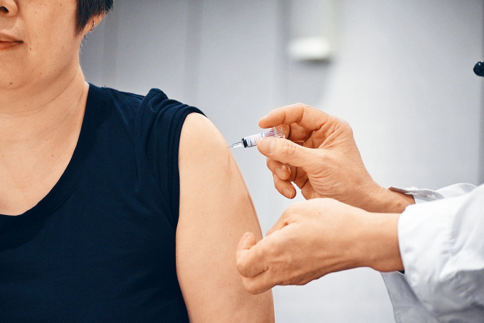 疫情加上流感，不少市民提早接種流感疫苗。
