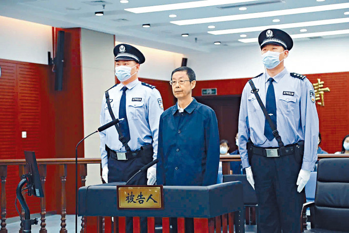 ■董宏被控受賄逾四點六億人民幣在青島受審。