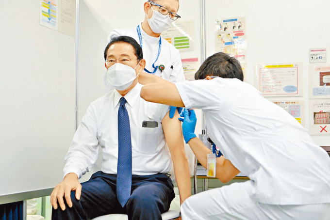 岸田文雄八月十二日接種第四劑新冠疫苗。