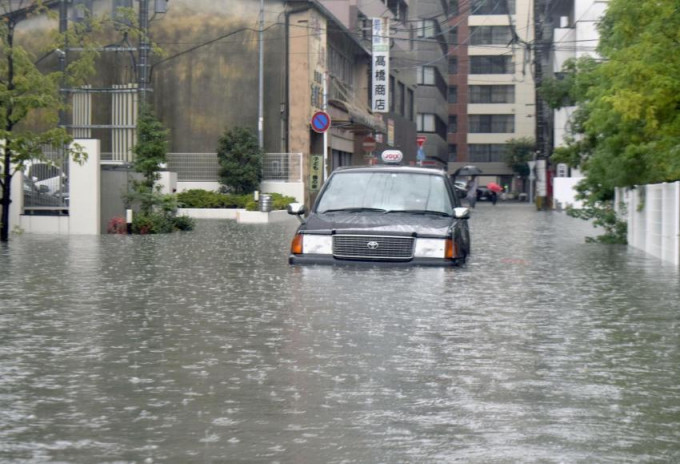 日本九州大雨成灾，多达88万人接获撤离指示，已知各地至少有3人死亡。　网图