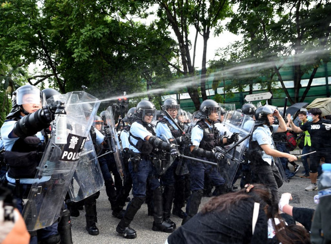 昨日的「光復上水」示威行動出現警民衝突情況。資料圖片