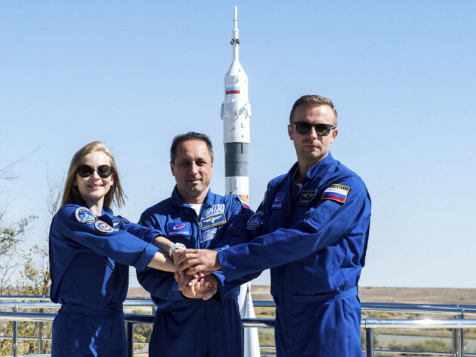 俄罗斯一名太空人和两名电影工作者乘坐「联盟MS-19」火箭上太空。AP图片